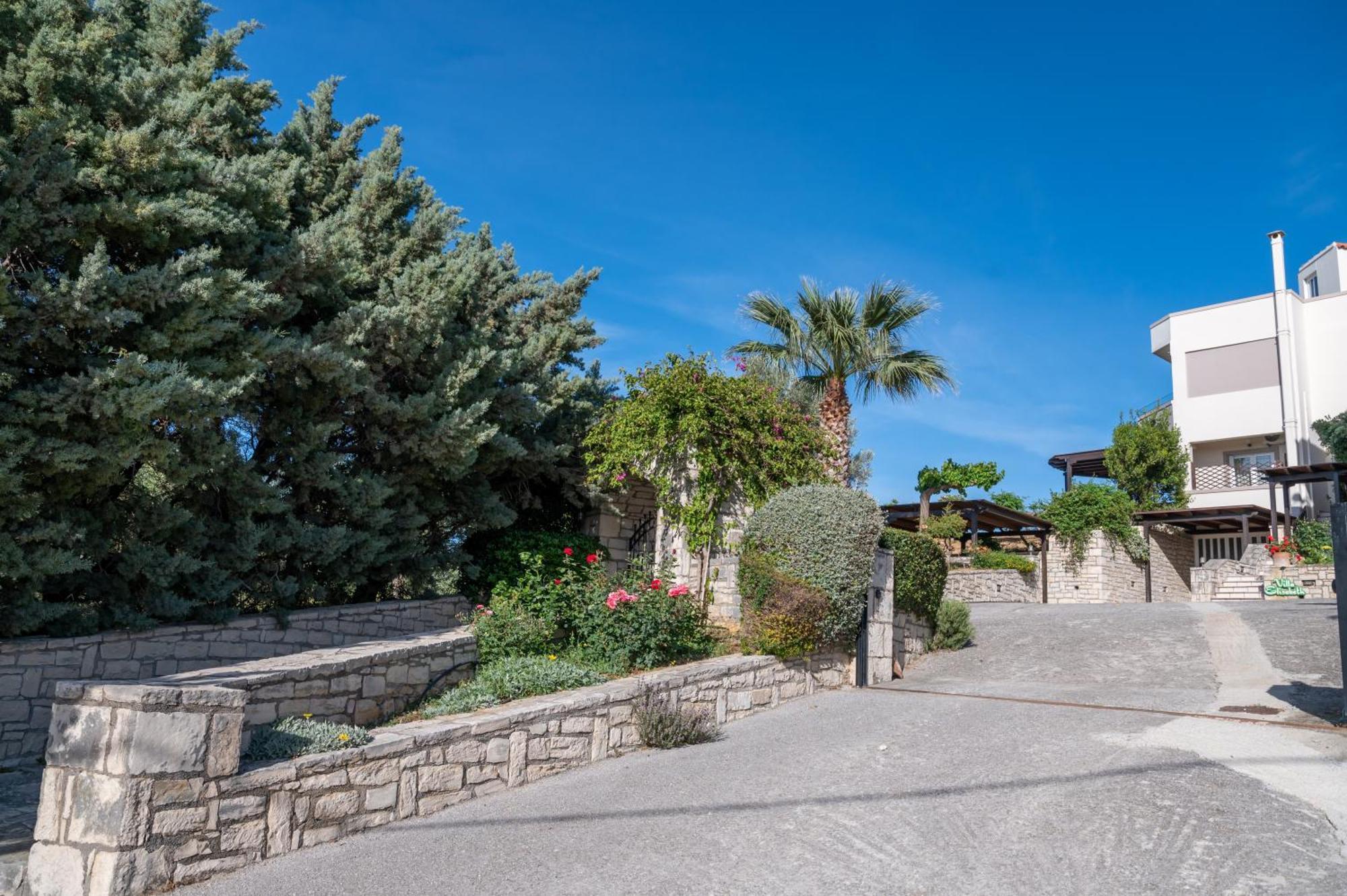 Villa Elisabeth Perama  Екстер'єр фото