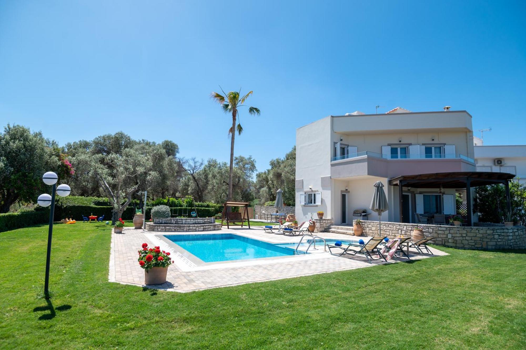 Villa Elisabeth Perama  Екстер'єр фото