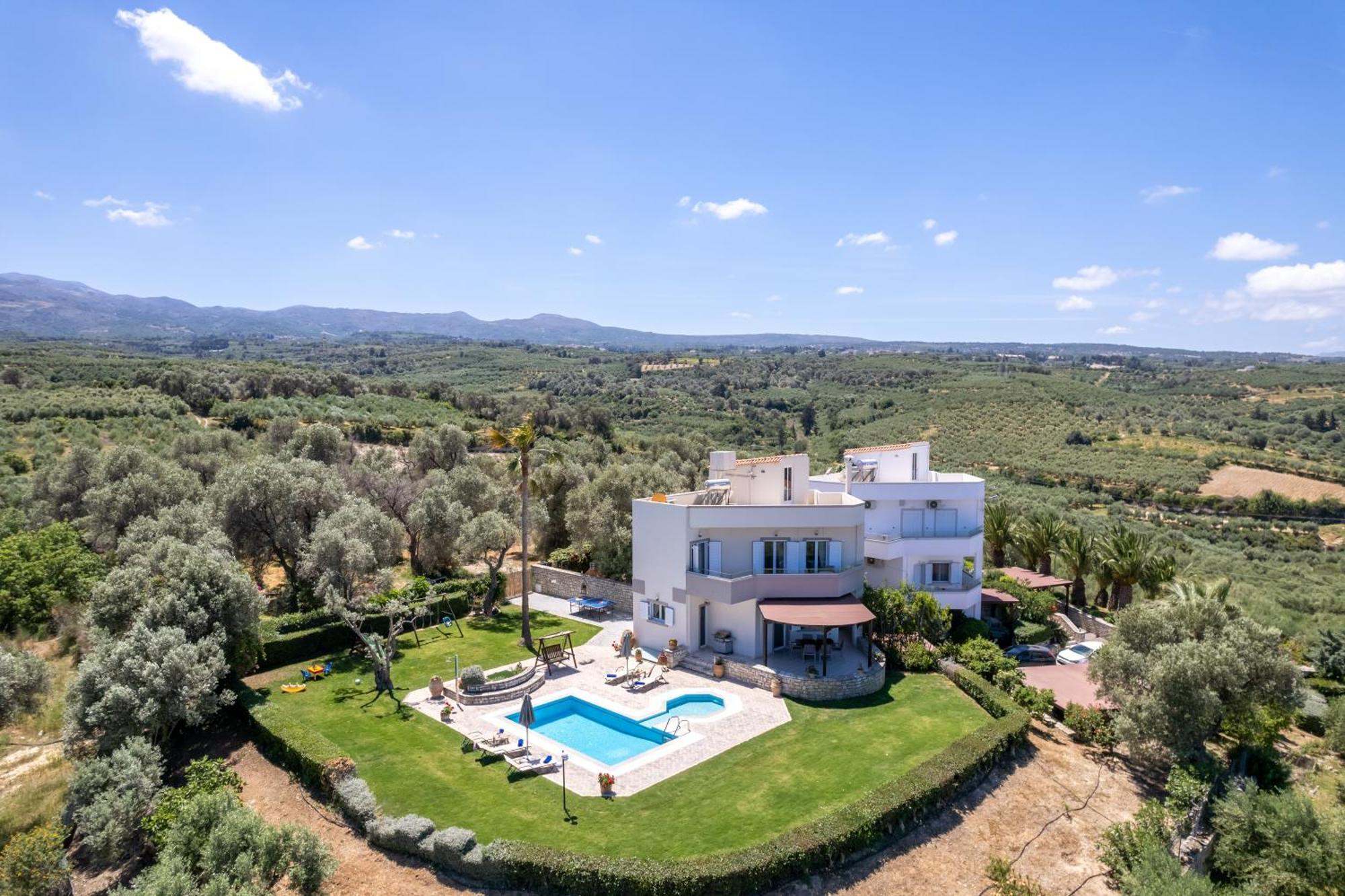 Villa Elisabeth Perama  Екстер'єр фото